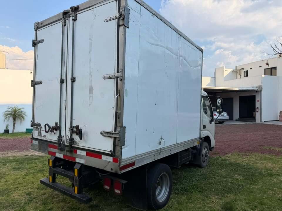 Hino Serie 300 2013 - Imagen 4