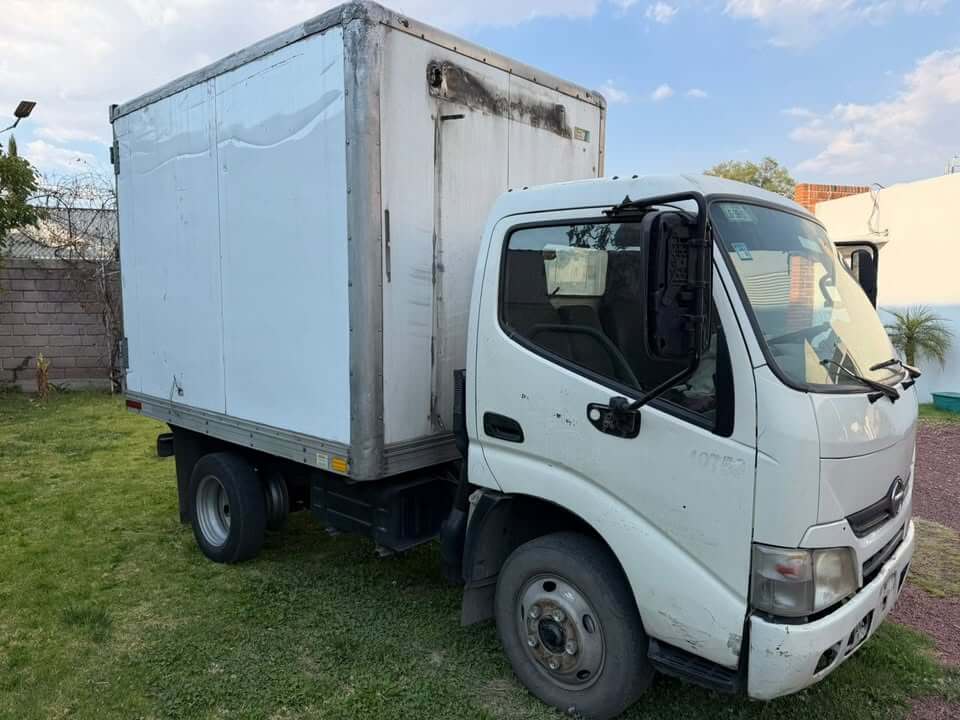 Hino Serie 300 2013 - Imagen 2